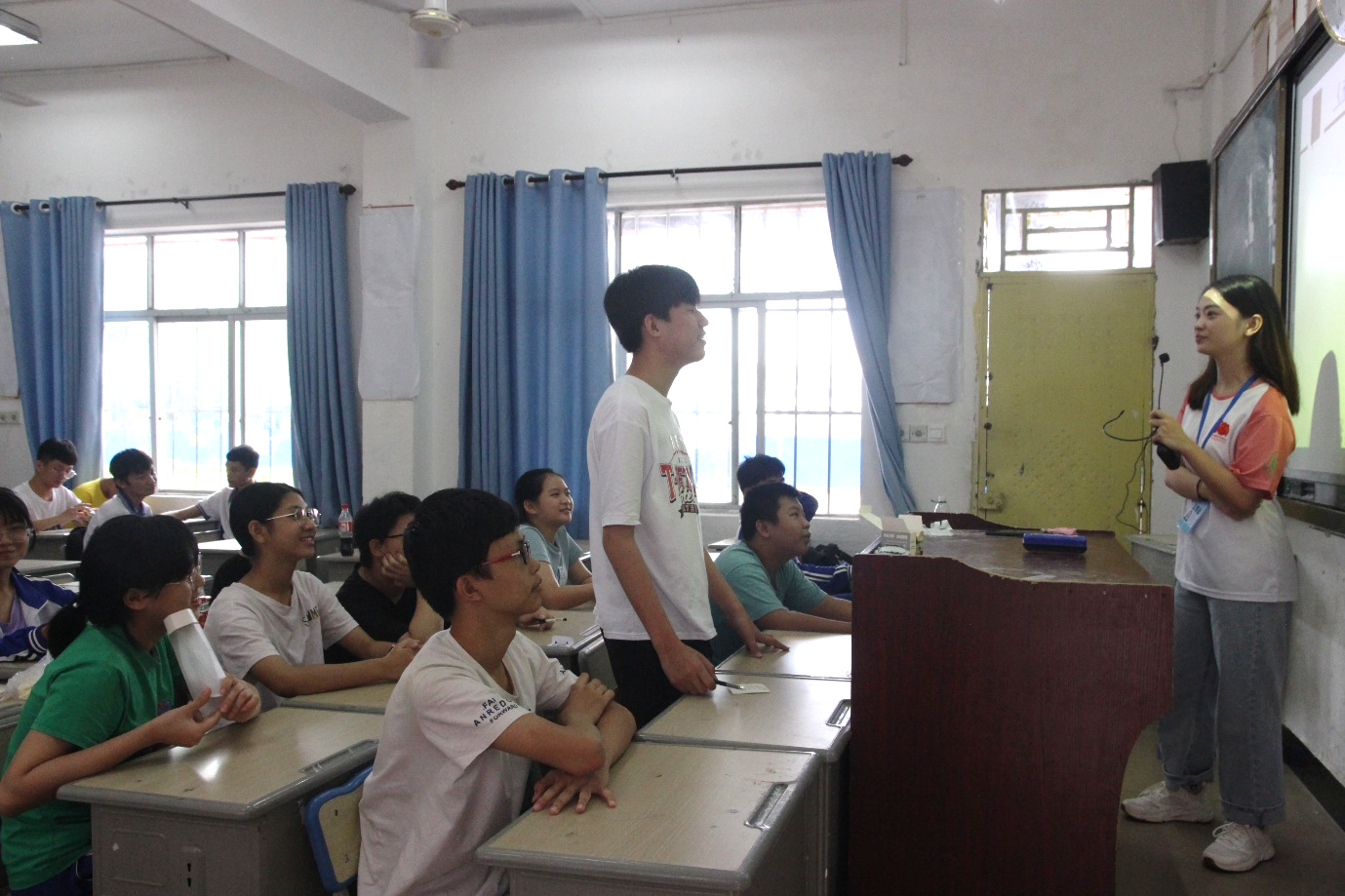 青年之声・三下乡