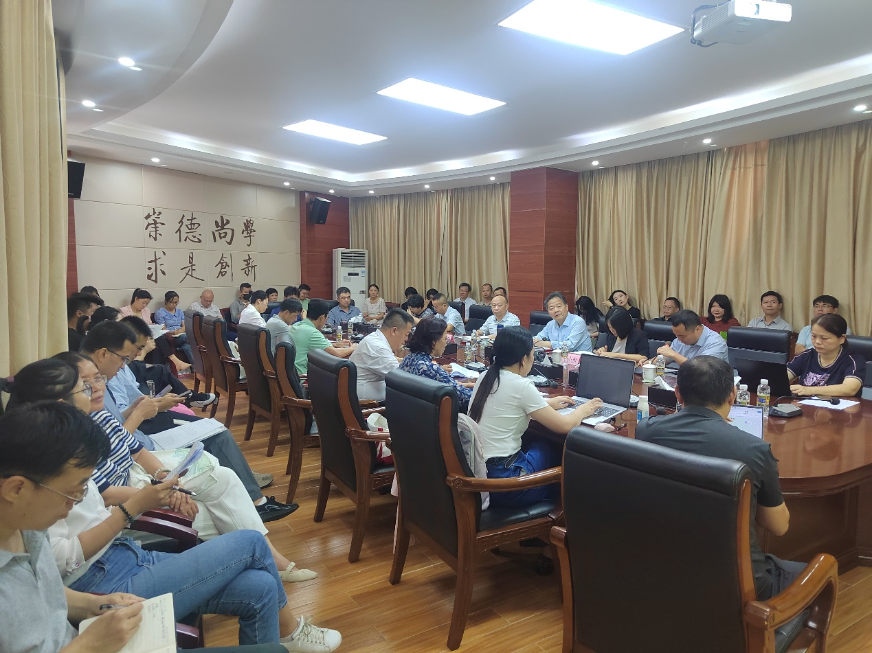 齐聚一堂话认证  专家指点出良方 ――学校召开师范类专业认证工作座谈会