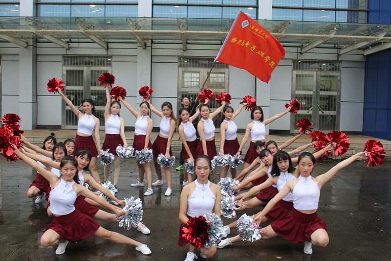 青年之声・展现风采，舞动奇迹