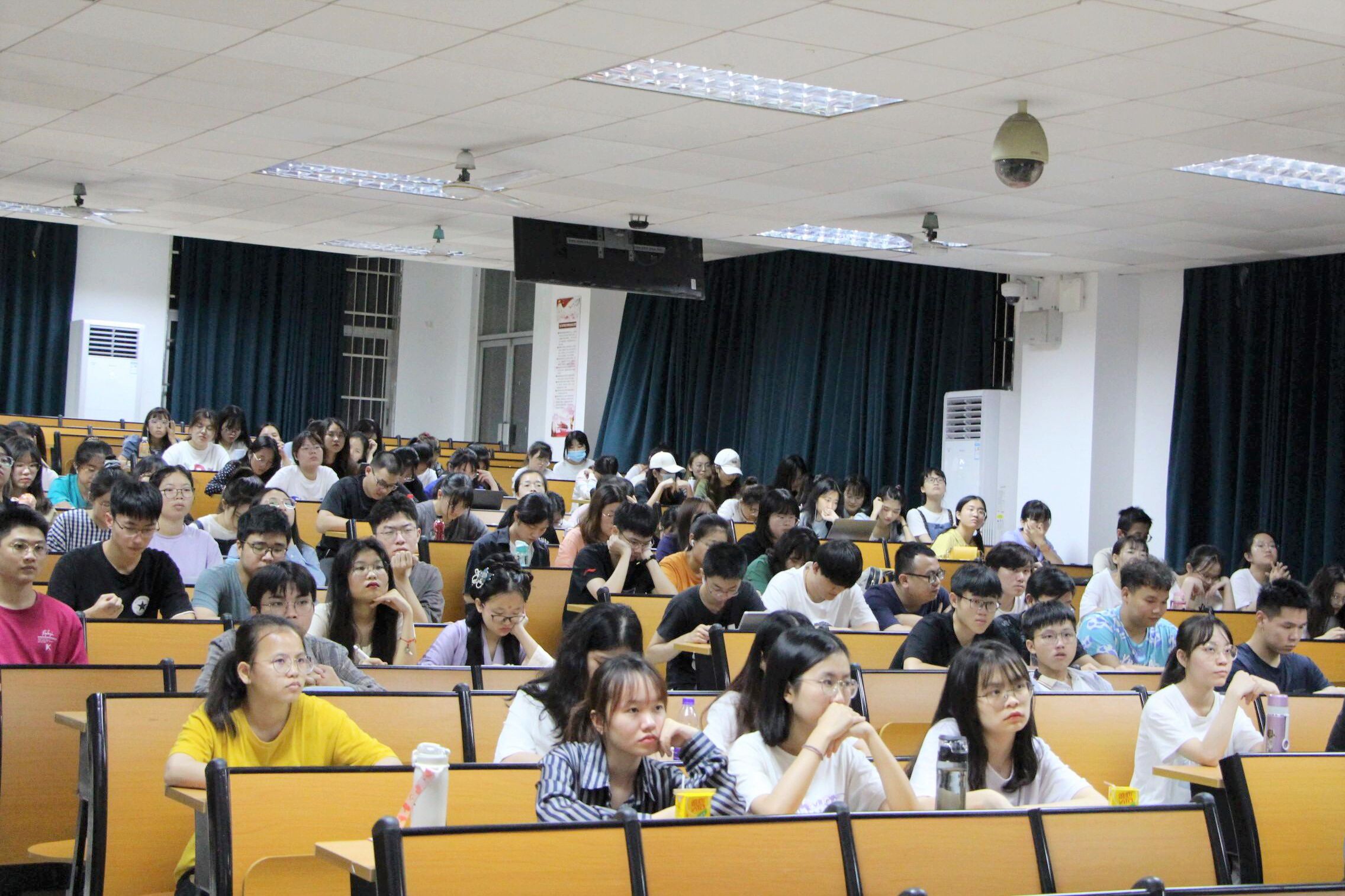 青年之声・心理学院举办“第七届互联网+创新创业大赛”动员部署会