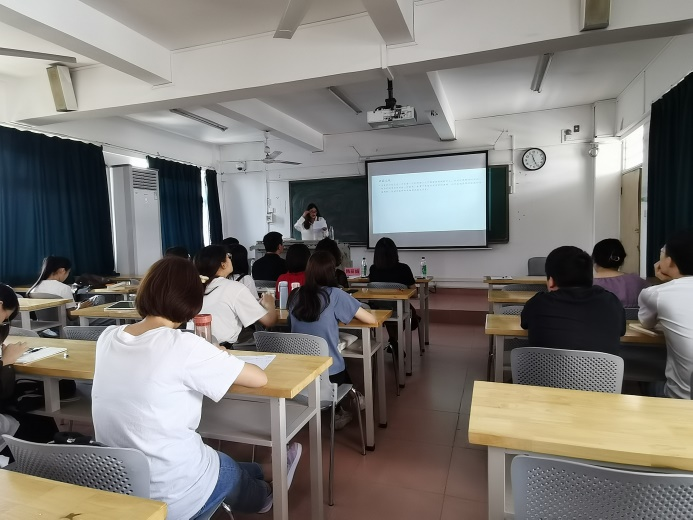 历史文化学院研究生举办“庆祝中国共产党成立100周年”系列主题读书会