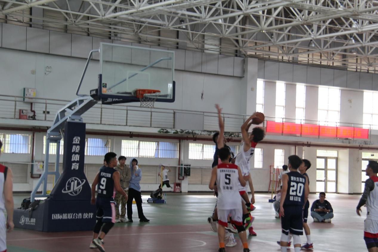  青年之声・为青春呐喊，为荣耀而战 －记星空游戏官方信息科学技术学院“迎新杯”篮球总决赛