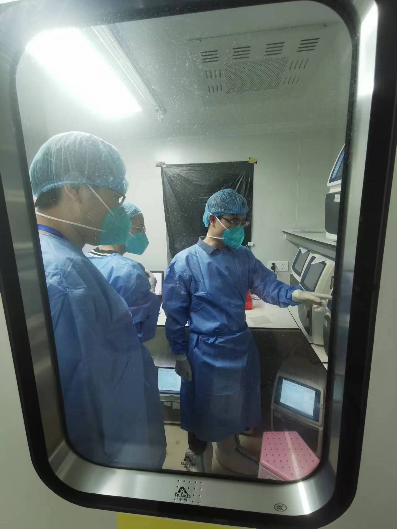 疫情肆虐,党员冲锋在前,带头逆行――记机关第九支部(教务处)党员志愿者