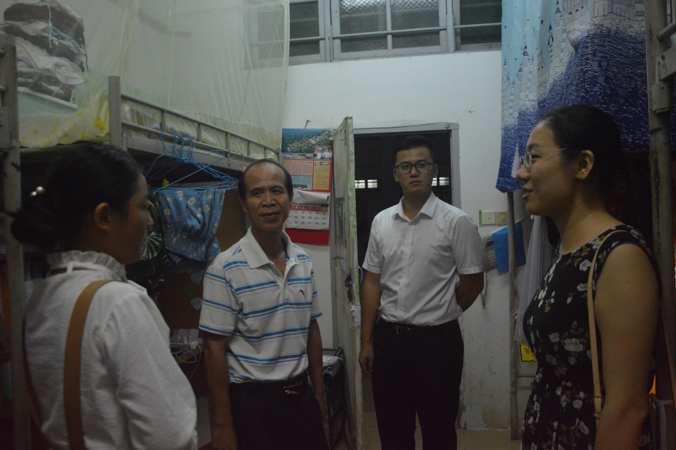 青年之声・教育与心理学院领导老师走寝新生宿舍