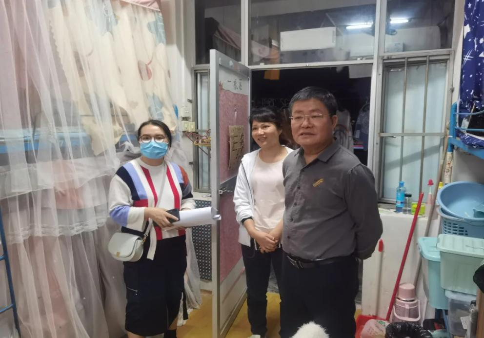 【校园生活】育人在心，温暖到寝.——物理与电子工程学院开展新学期宿舍走访