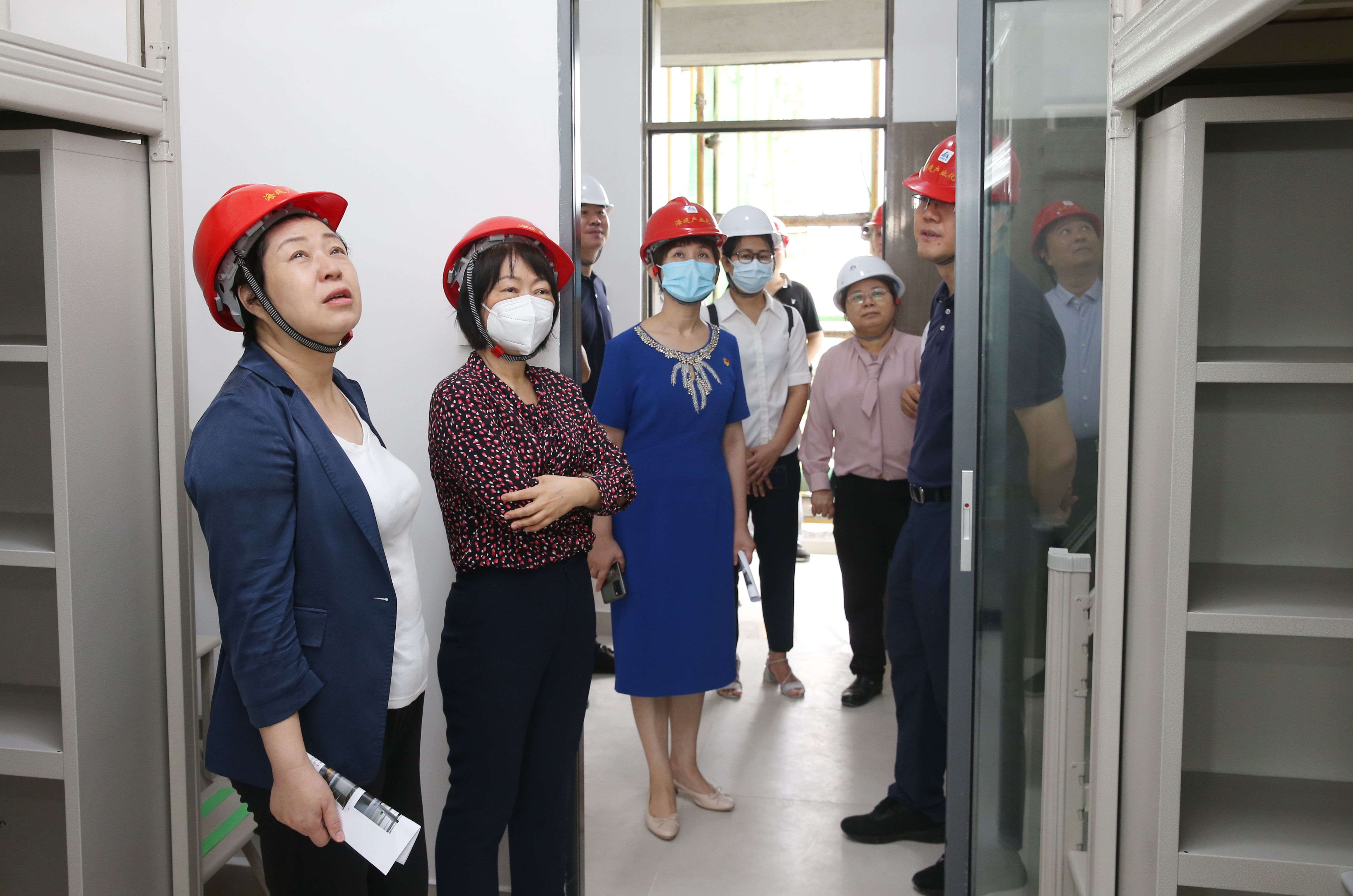 我校党委主题教育读书班集中读原著与现场实践考察相结合学