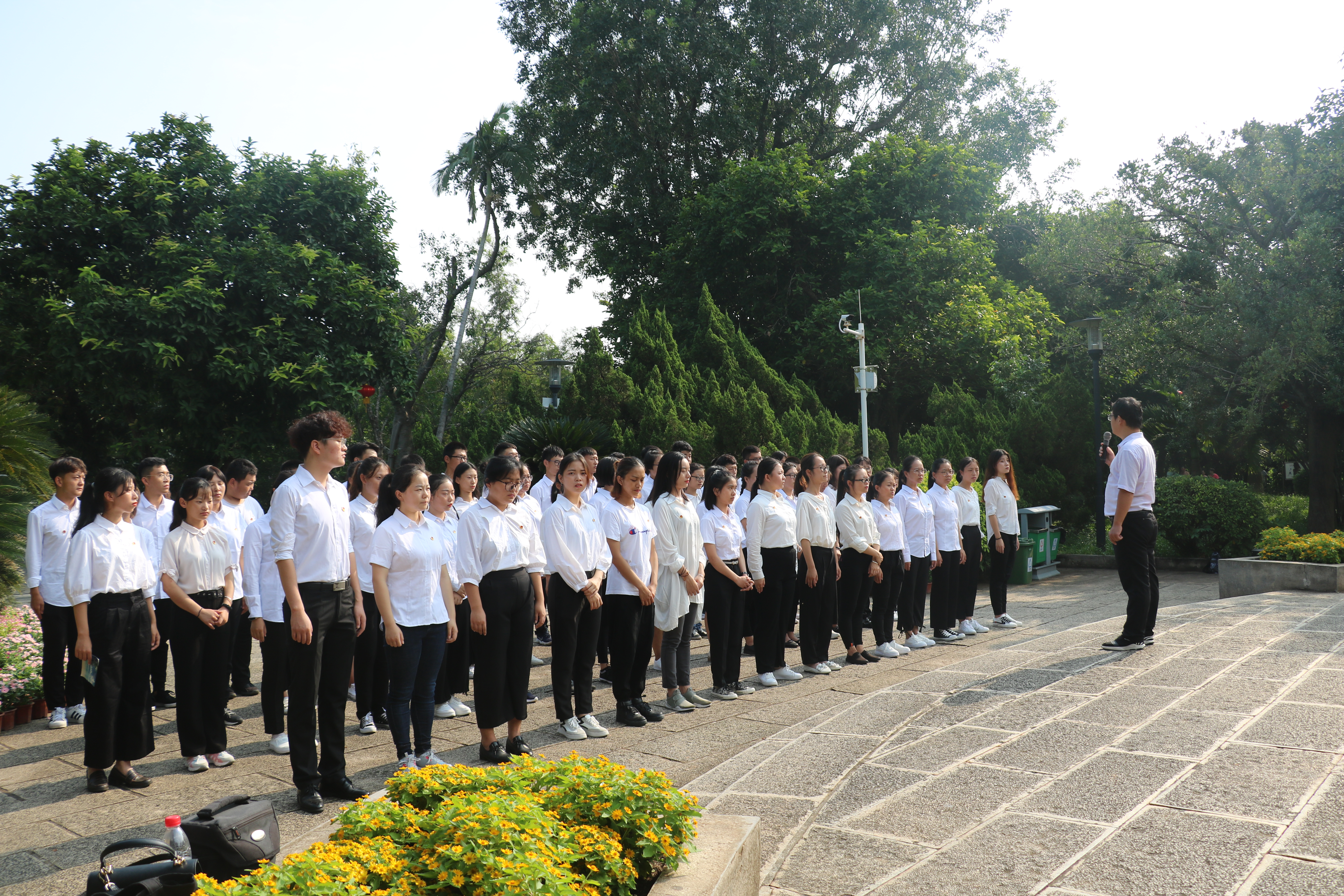 青年之声・海师校团委组织开展烈士纪念日活动