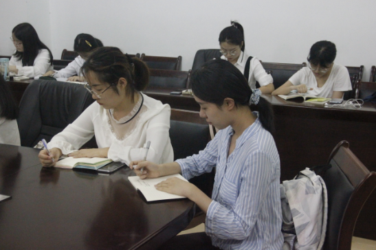 记文学院“开学第一课”