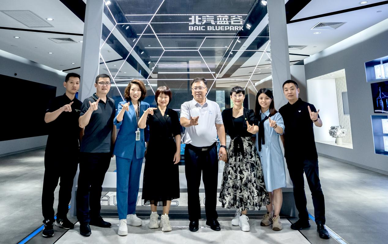 校领导参加我校河北校友会成立大会并走访北京校友企业