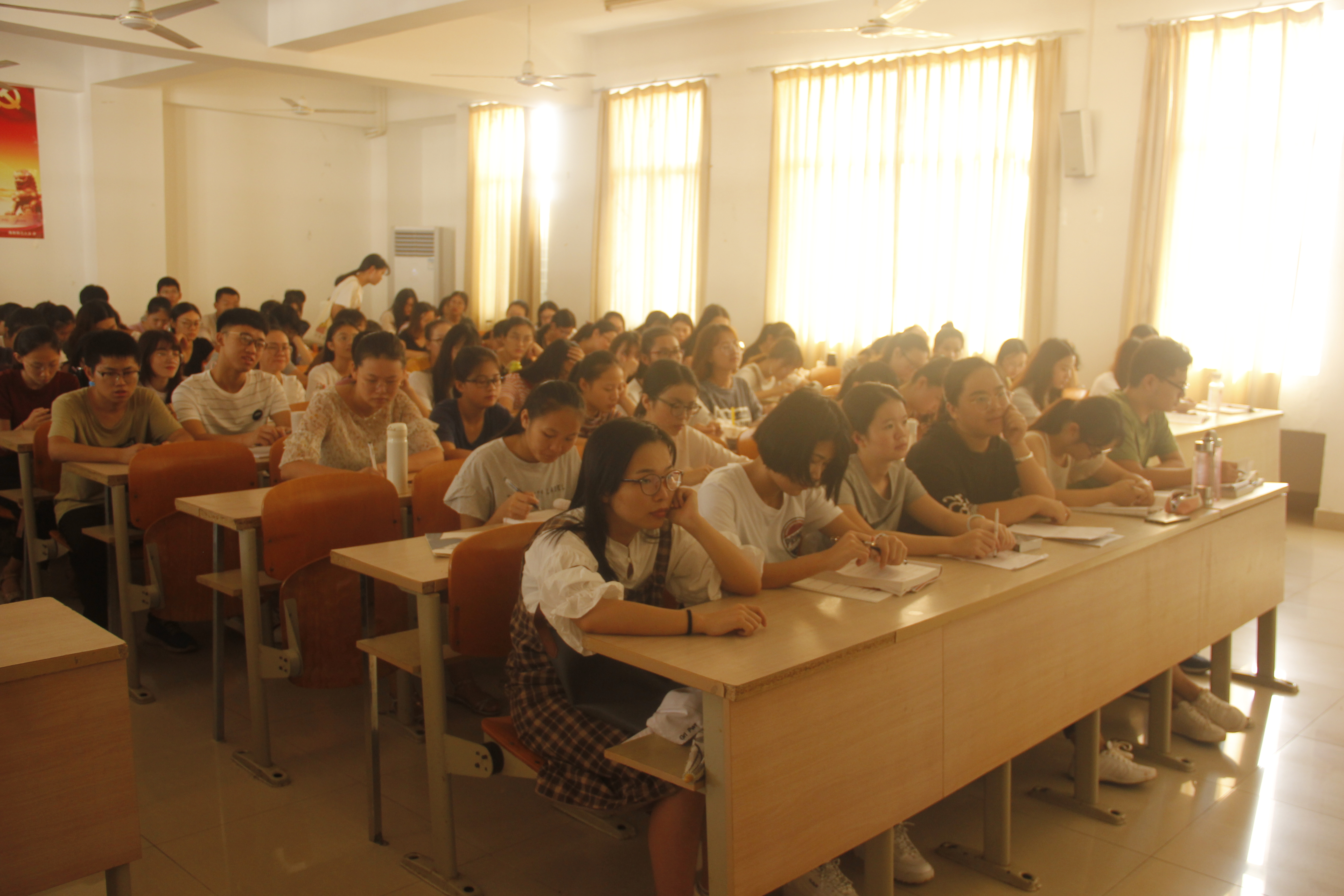 青年之声・记文学院创新创业实践周系列讲座之中学历史老师经验分享交流会