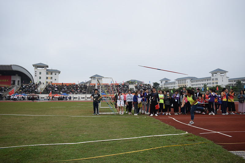 青年之声・拼搏进取，我们在路上 ――记物理与电子工程学院参加第34届校运会