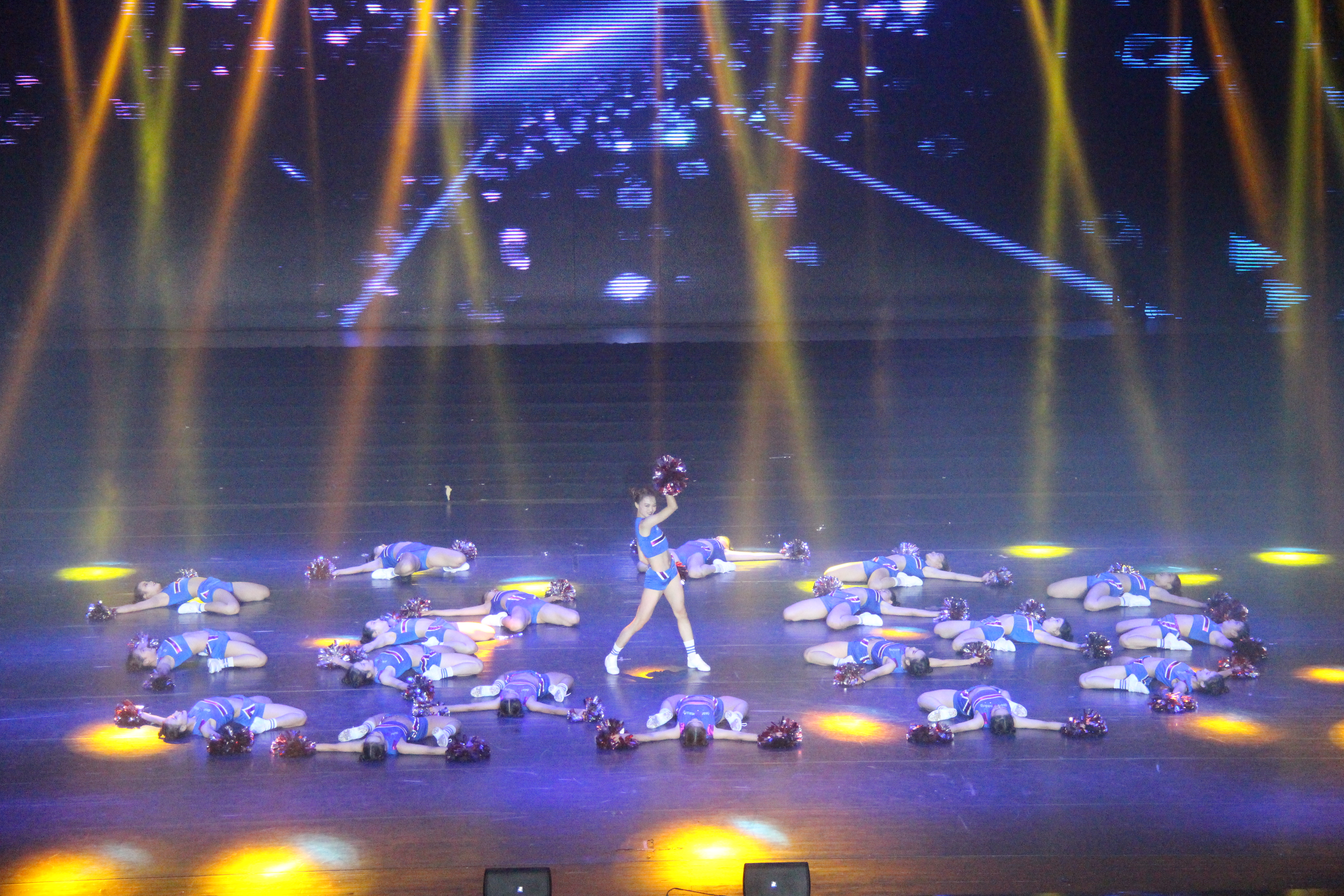 音乐学院参加舞动青春，健康快乐”啦啦队大赛