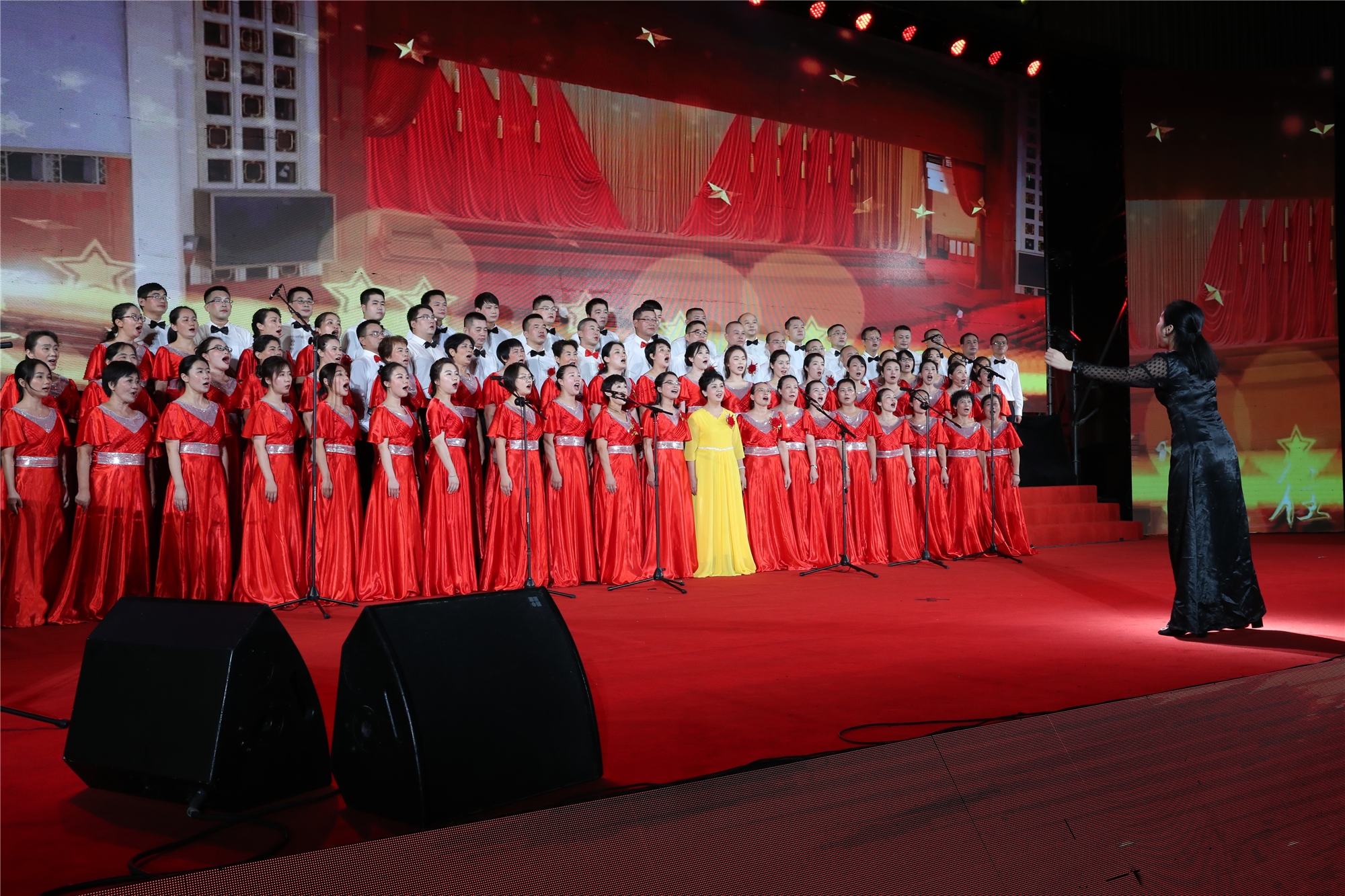 我校举办庆祝中华人民共和国成立70周年师生歌咏大赛