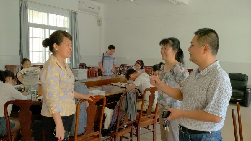 学院领导进行教育见习活动巡视与检查（一）