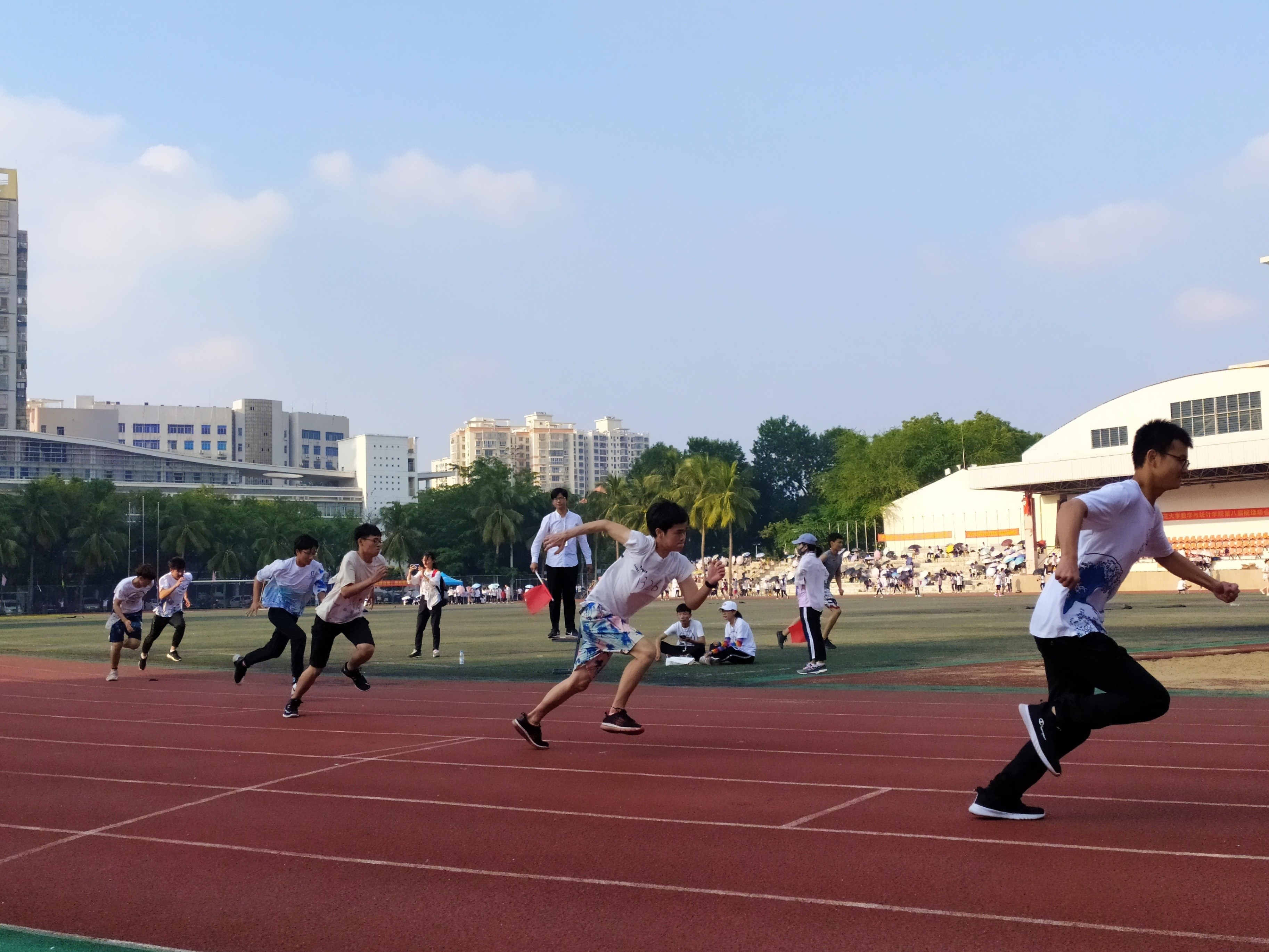 青年之声.斗志昂扬，激情飞扬――记星空游戏官方数学与统计学院第八届院运动会