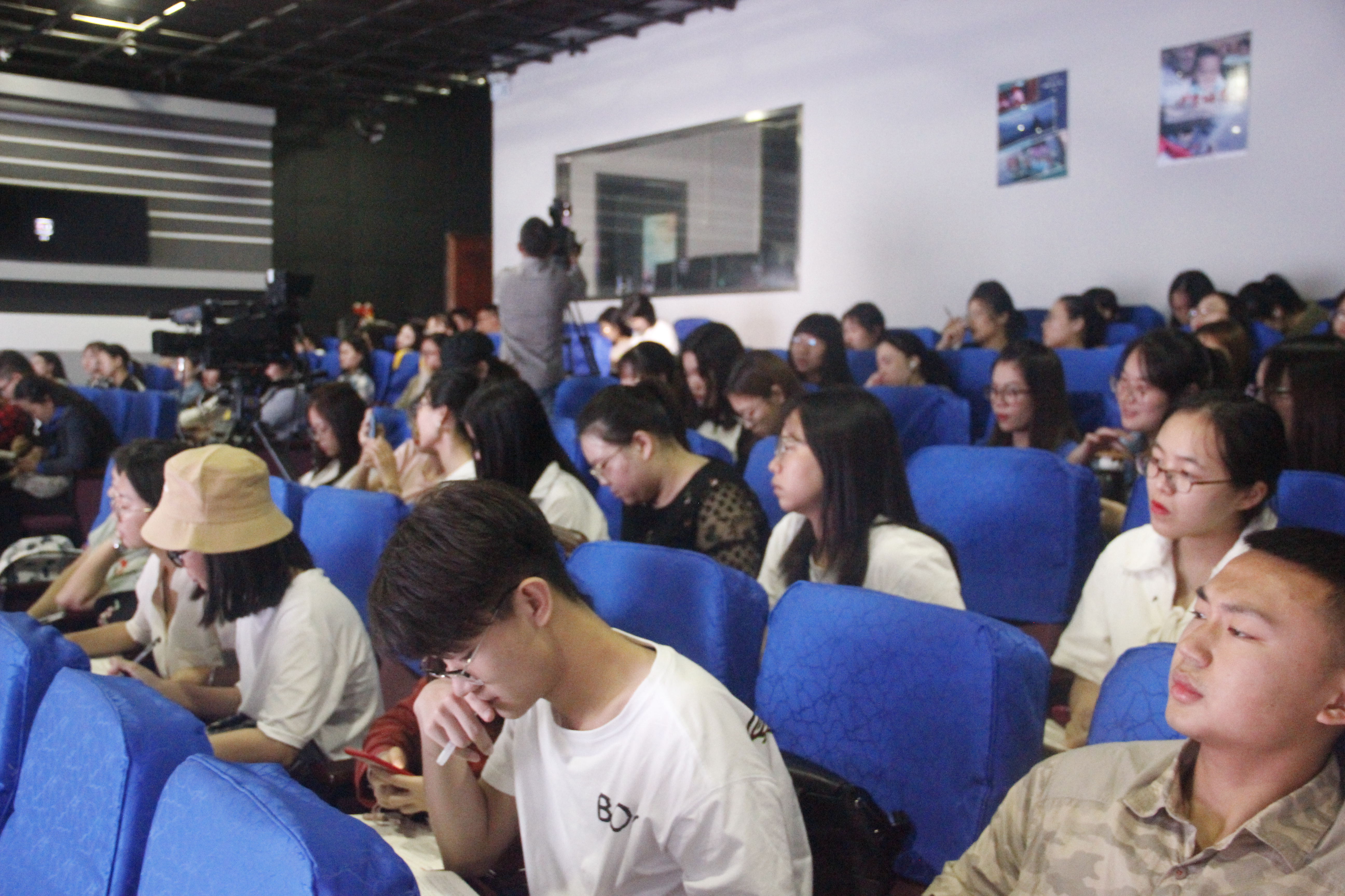 青年之声・记文学院“伟大的丝绸之路上的学者对话”讲座