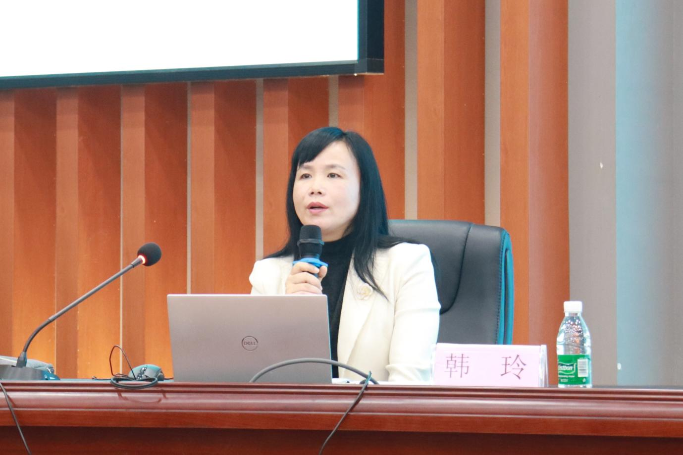 文学院开展“职引未来预则立,百川入海汇英才” 海口市海燕小学2024年校园招聘就业岗位宣讲会