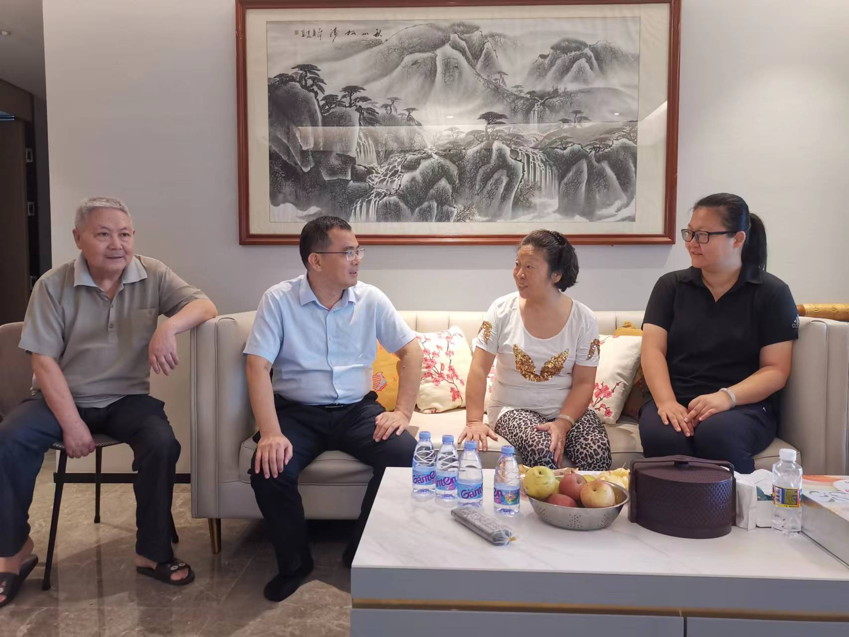 情系退休教师，学院工会开展第39个教师节慰问活动