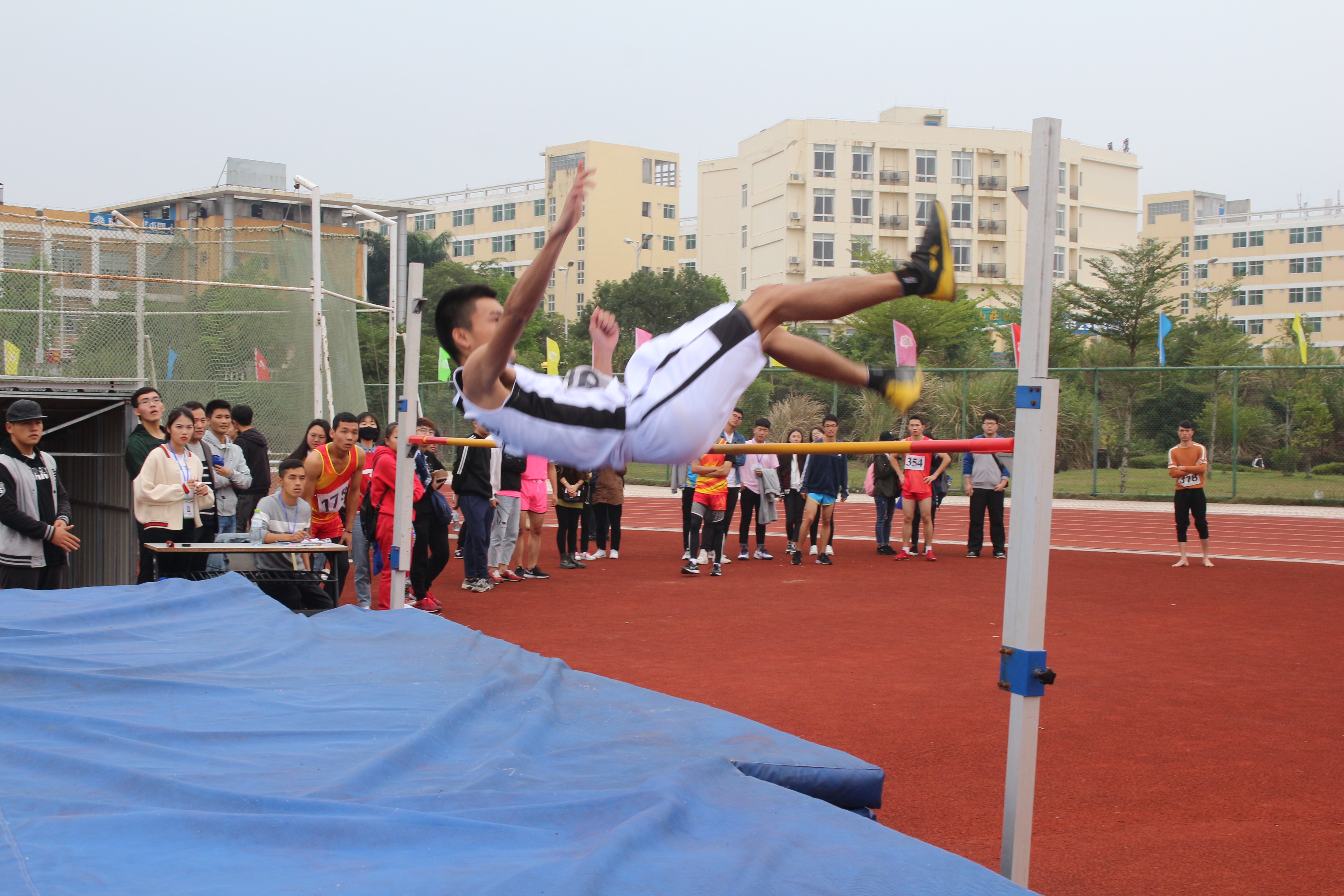 青年之声美术学院运动会风采