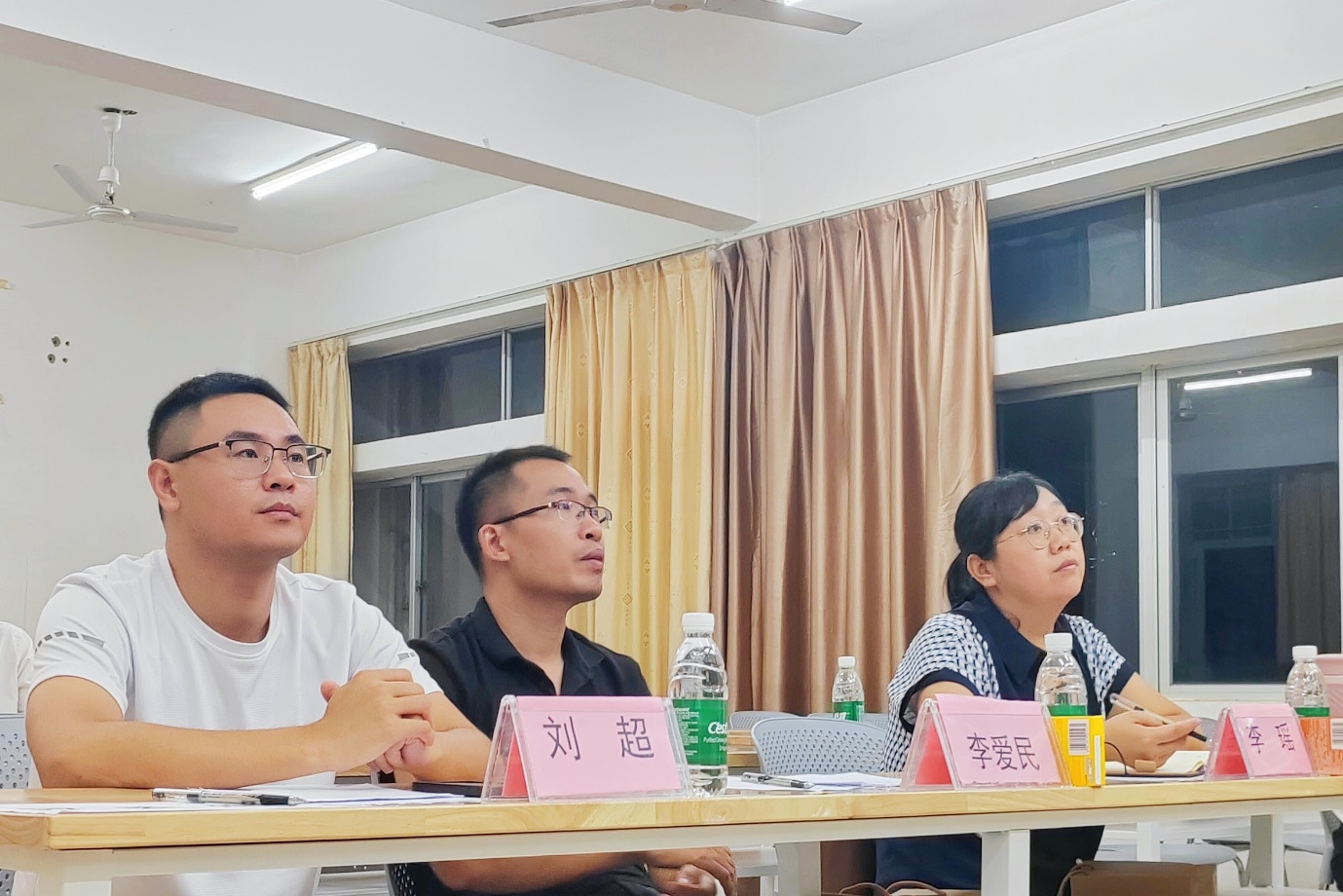 文学院举办第十七届教师技能大赛之板书比赛