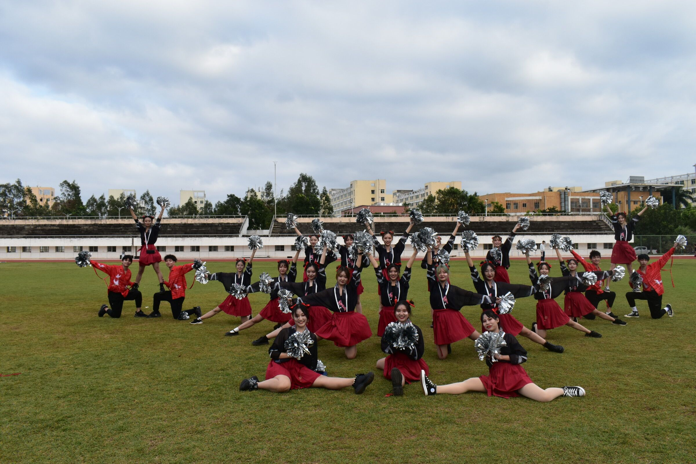 激扬青春，舞出风采 青年之声教育学院第三十八届校运会啦啦操竞赛