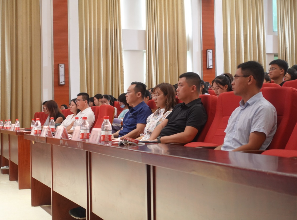 青年之声・记文学院2021级新生开学典礼