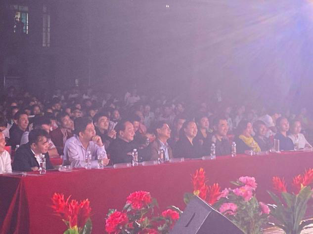 星空游戏官方美术学院教育实习基地挂牌仪式 暨文西中学、联东中学艺术节开幕及优秀实