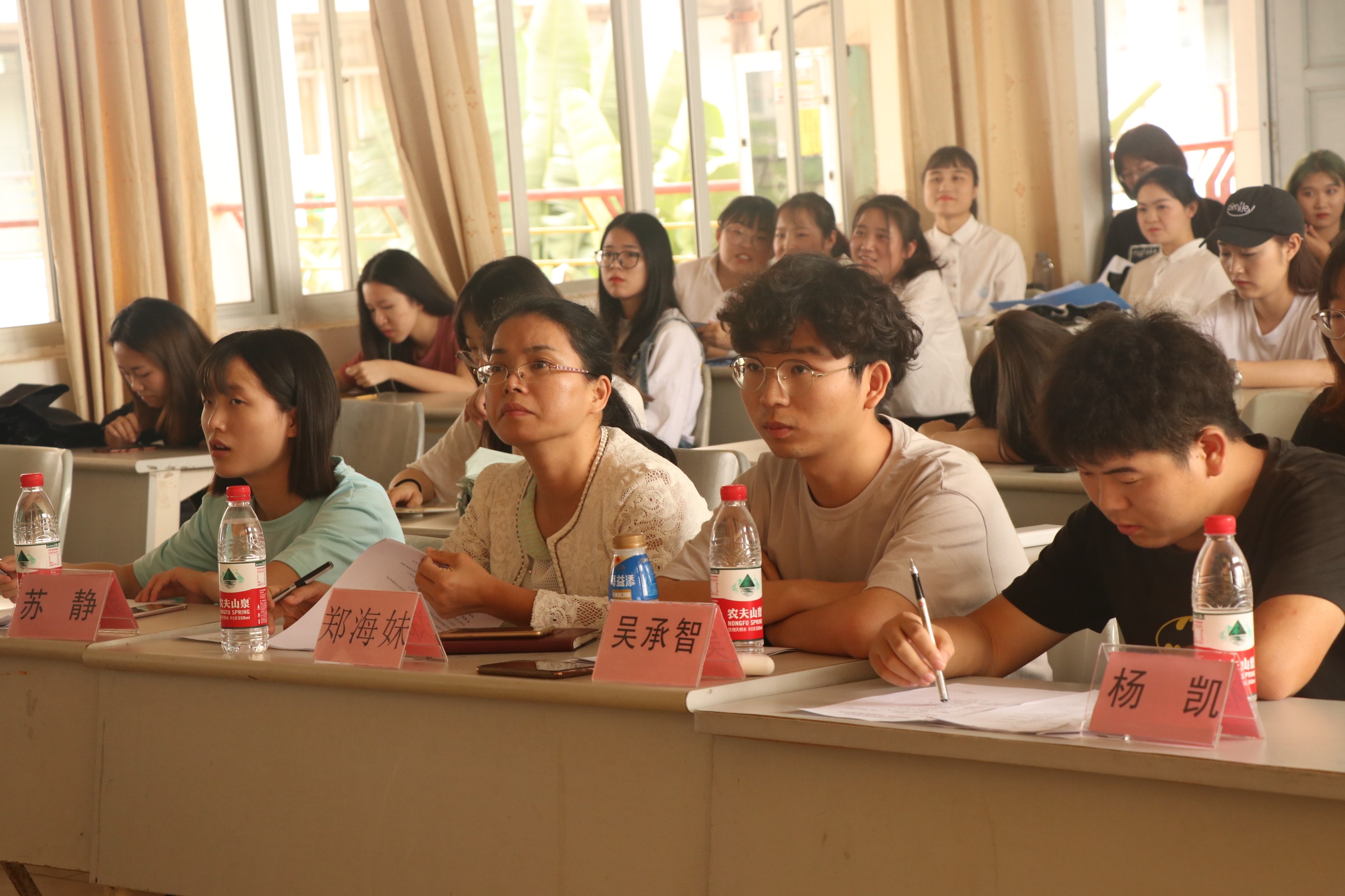 青年之声・新闻传播与影视学院举办“青春国学荟”诗词朗诵大赛