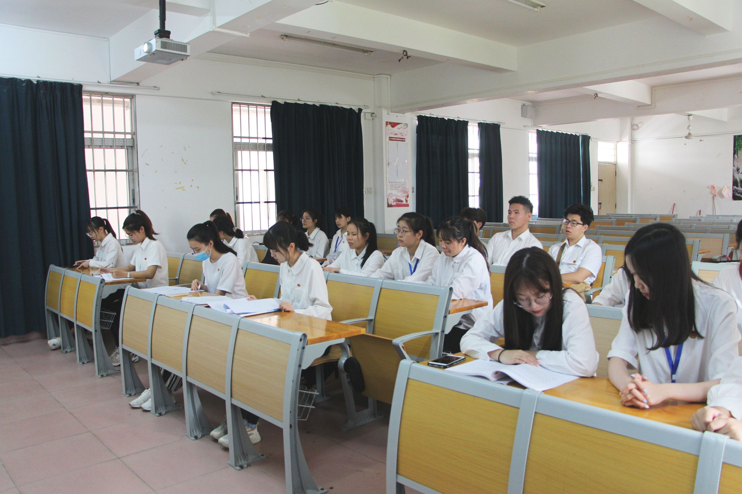 青年之声・记心理学院开展学生干部集中培训学习暨民主生活会
