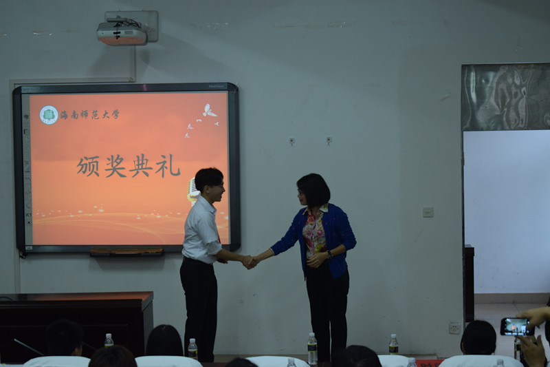    青年之声・励志自强 诚信感恩