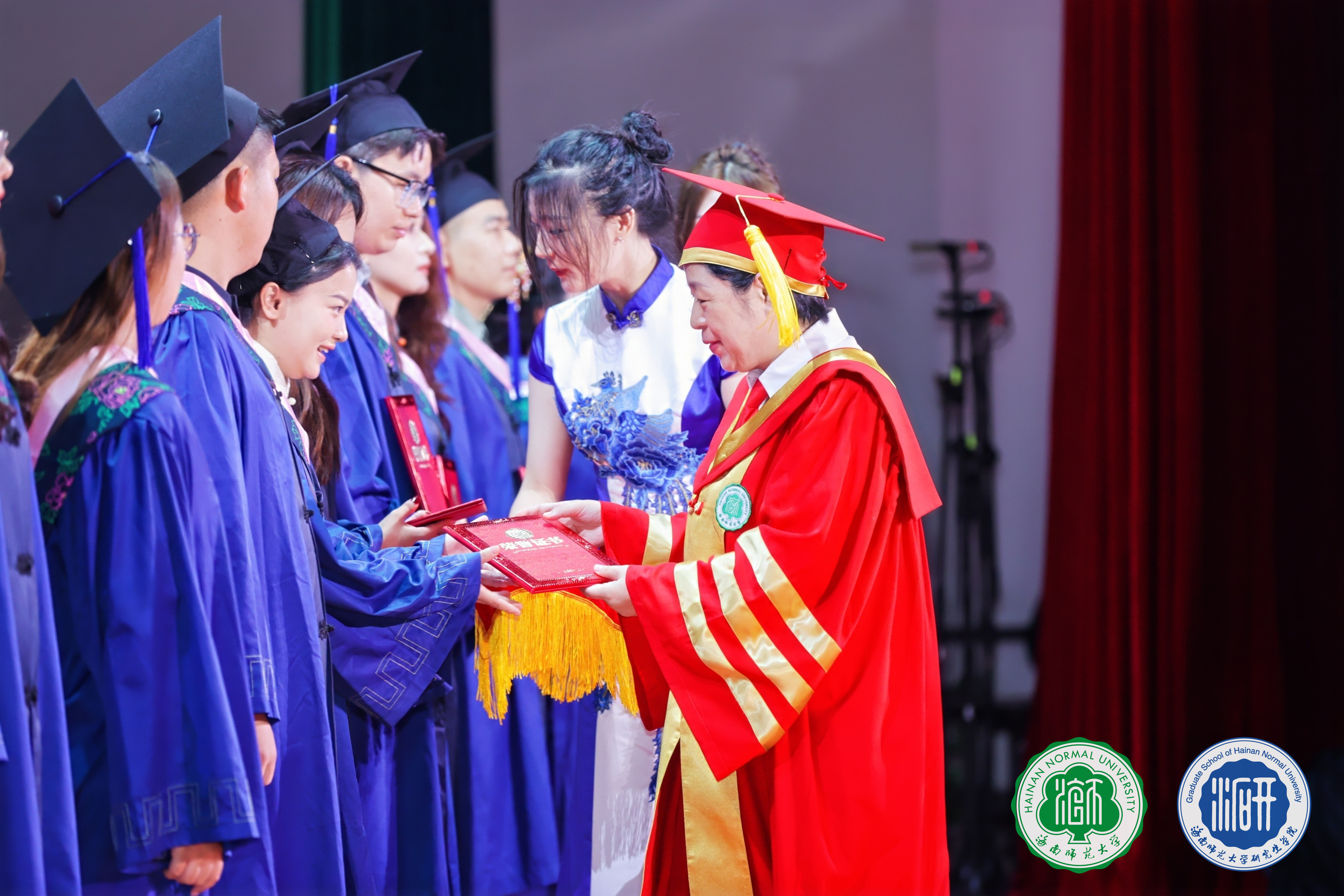 凤凰花开日 共论鸿鹄志 星空游戏官方举行2024届研究生毕业典礼暨学位授予仪式