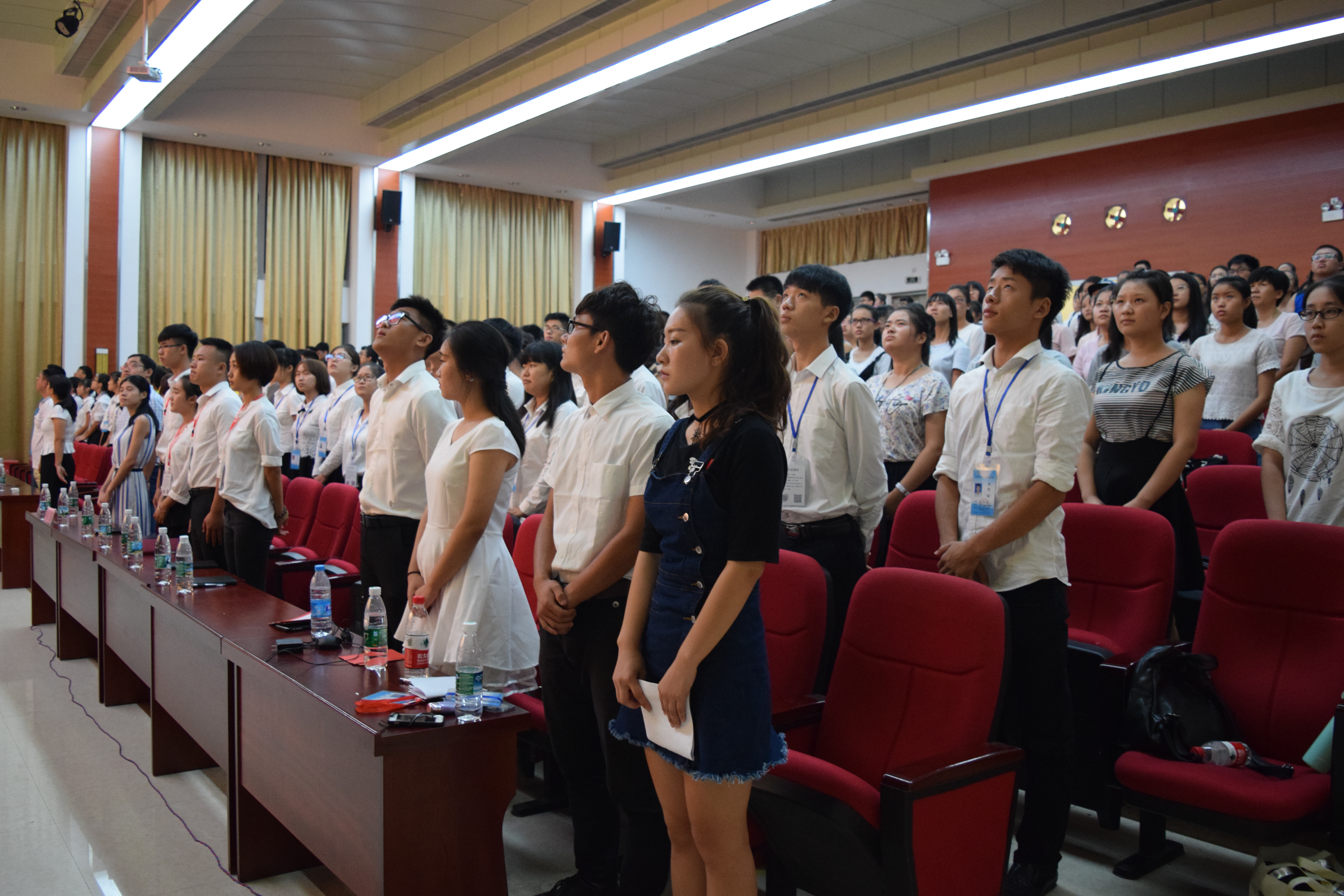 化学与化工学院隆重举行2016级新生开学典礼