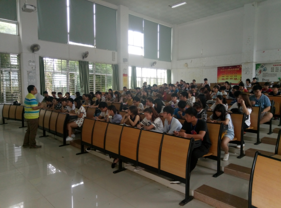 化学与化工学院团委召开“一学一做”工作推进会