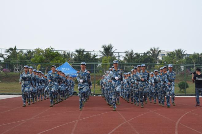  烈日炎炎，“迷彩”豪气不减