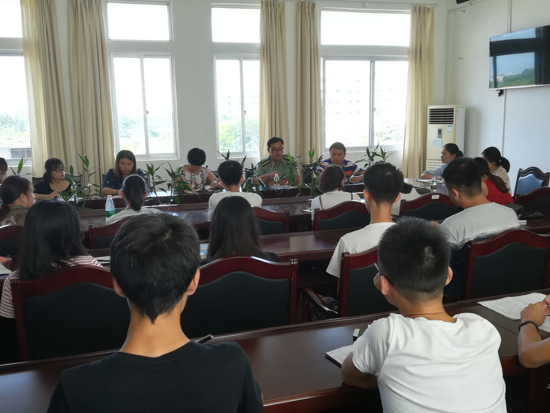 化学与化工学院召开学生干部会议传达部署校安全稳定工作会议精神