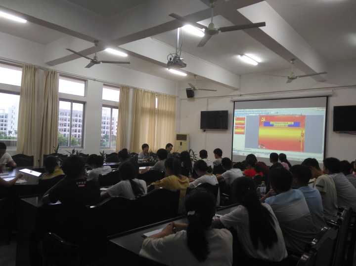 化学与化工学院学生党支部召开（扩大）会议传达学习学校第一次党代会精神