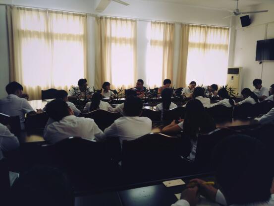化学与化工学院团委学生会召开第一次例会及“大研讨、大行动活动”专题学习会