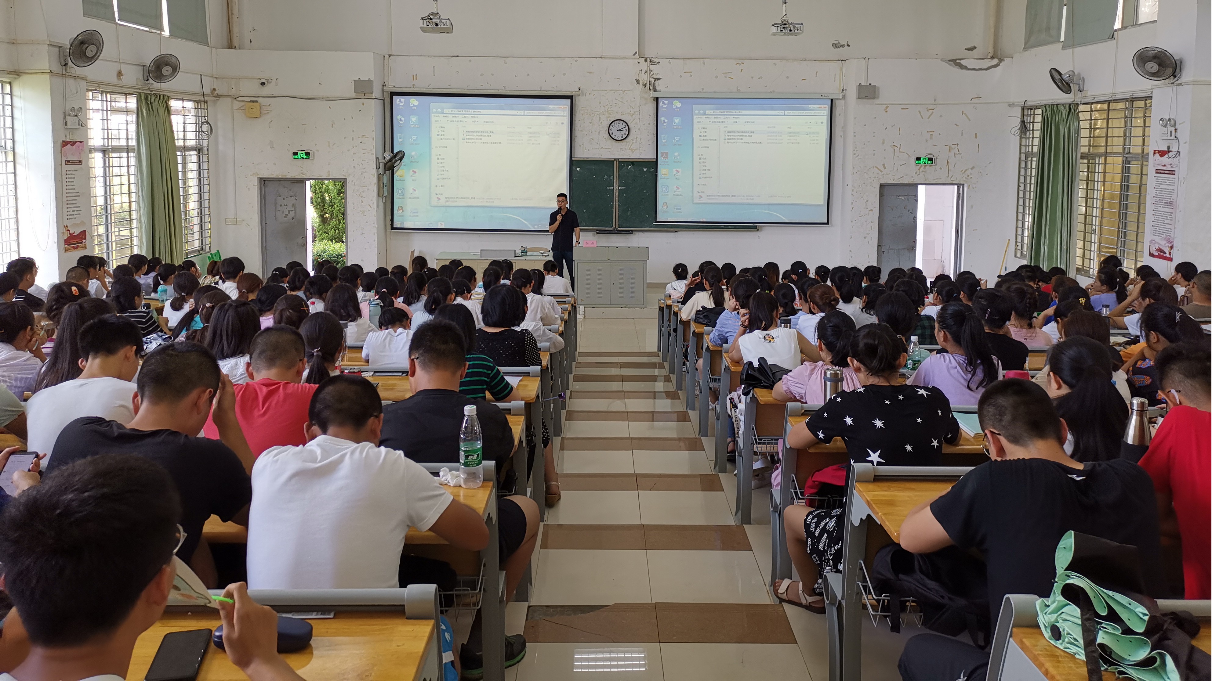 化学与化工学院开展2019级新生入学系列教育——理想信念和爱校荣校专题讲座