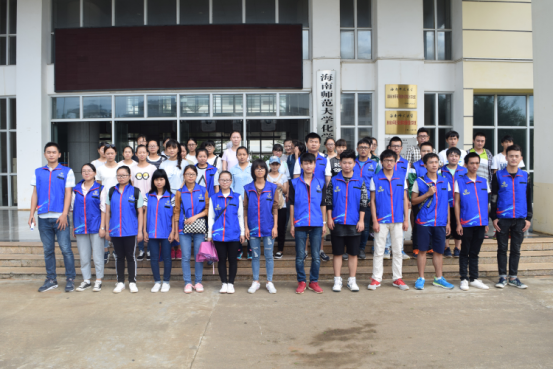 化学与化工学院积极开展灾后清扫工作