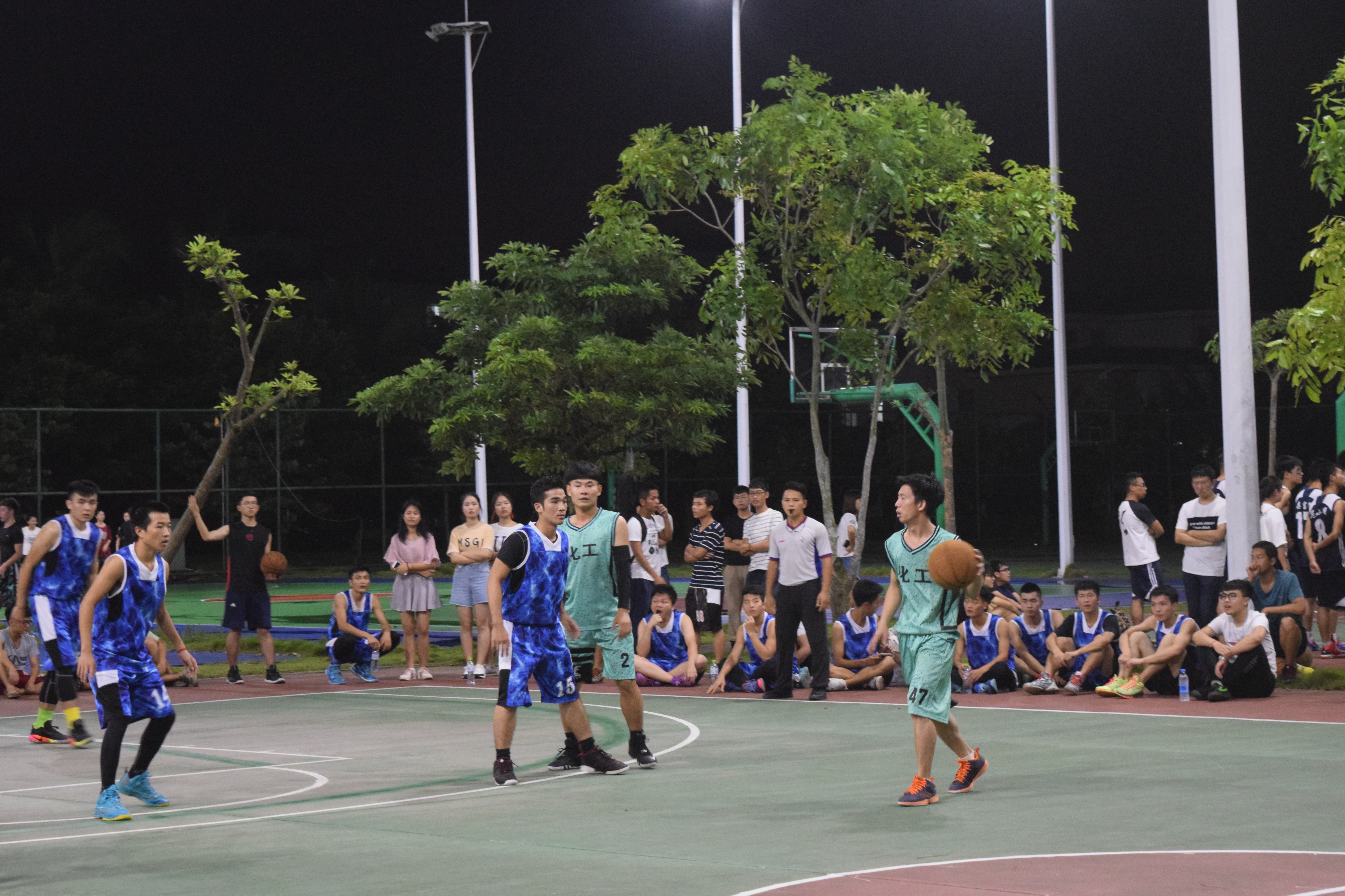 青年之声·化学与化工学院在校足球赛及篮球赛中高歌猛进