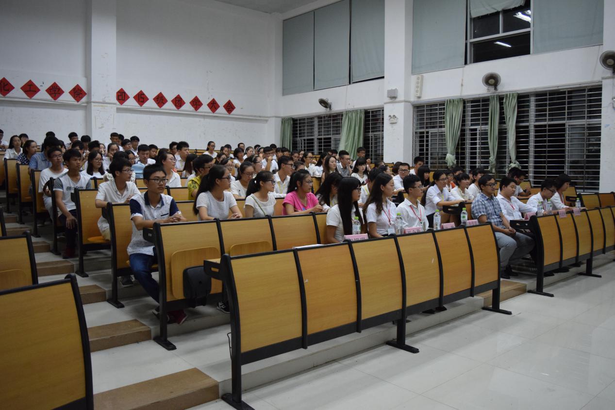 化学与化工学院举行2015级团委学生会见面会