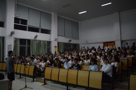 “青春放歌，梦想起航”——化学与化工学院举行新生交流晚会