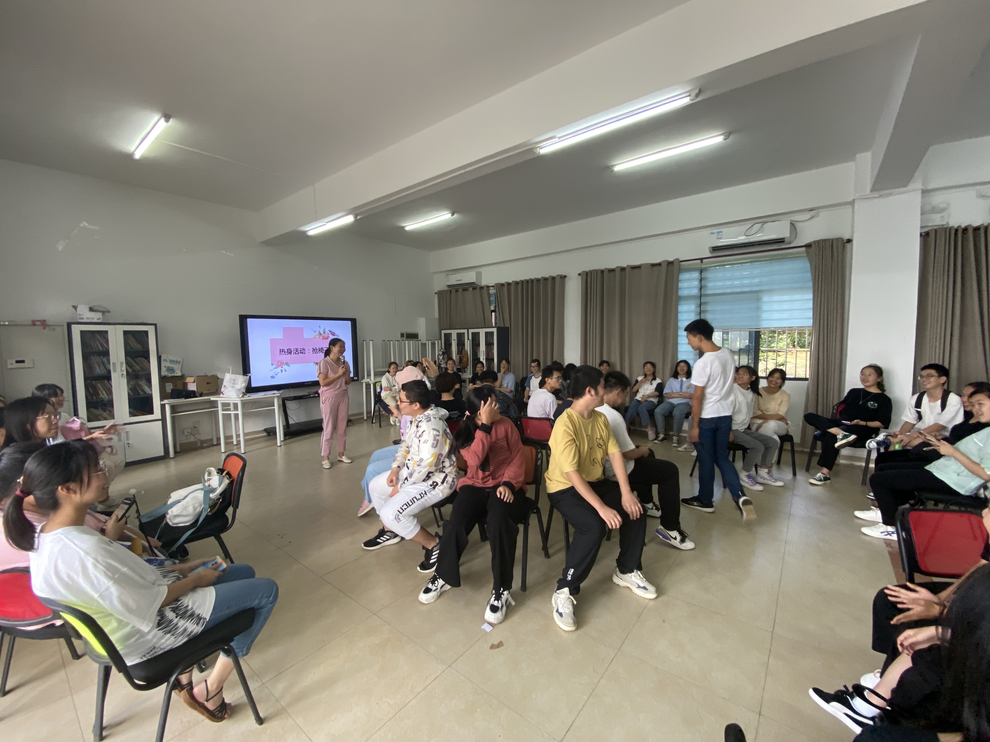 化学与化工学院开展第四期新生适应性团体辅导