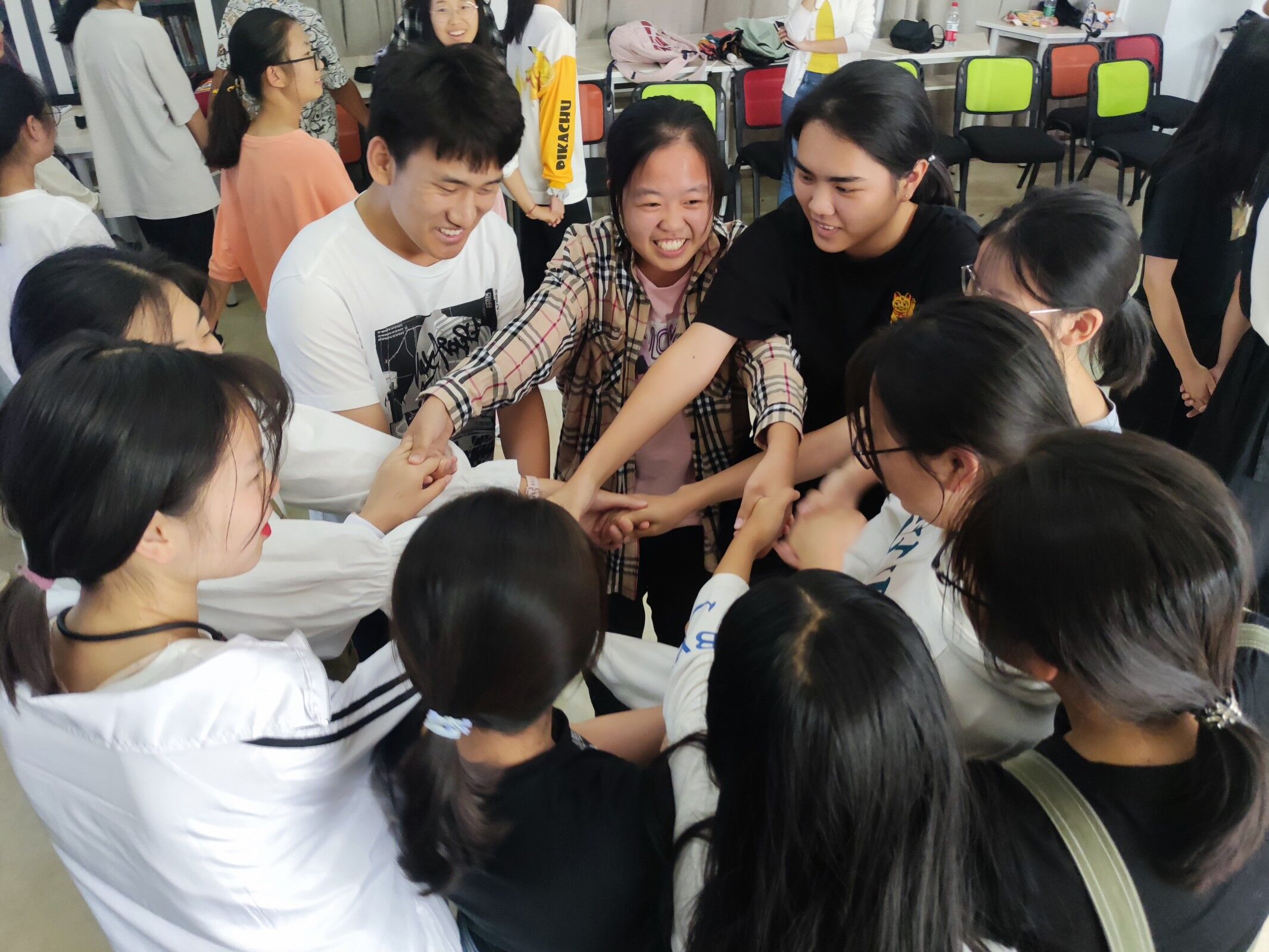 化学与化工学院第三期新生适应性团体辅导活动火热进行