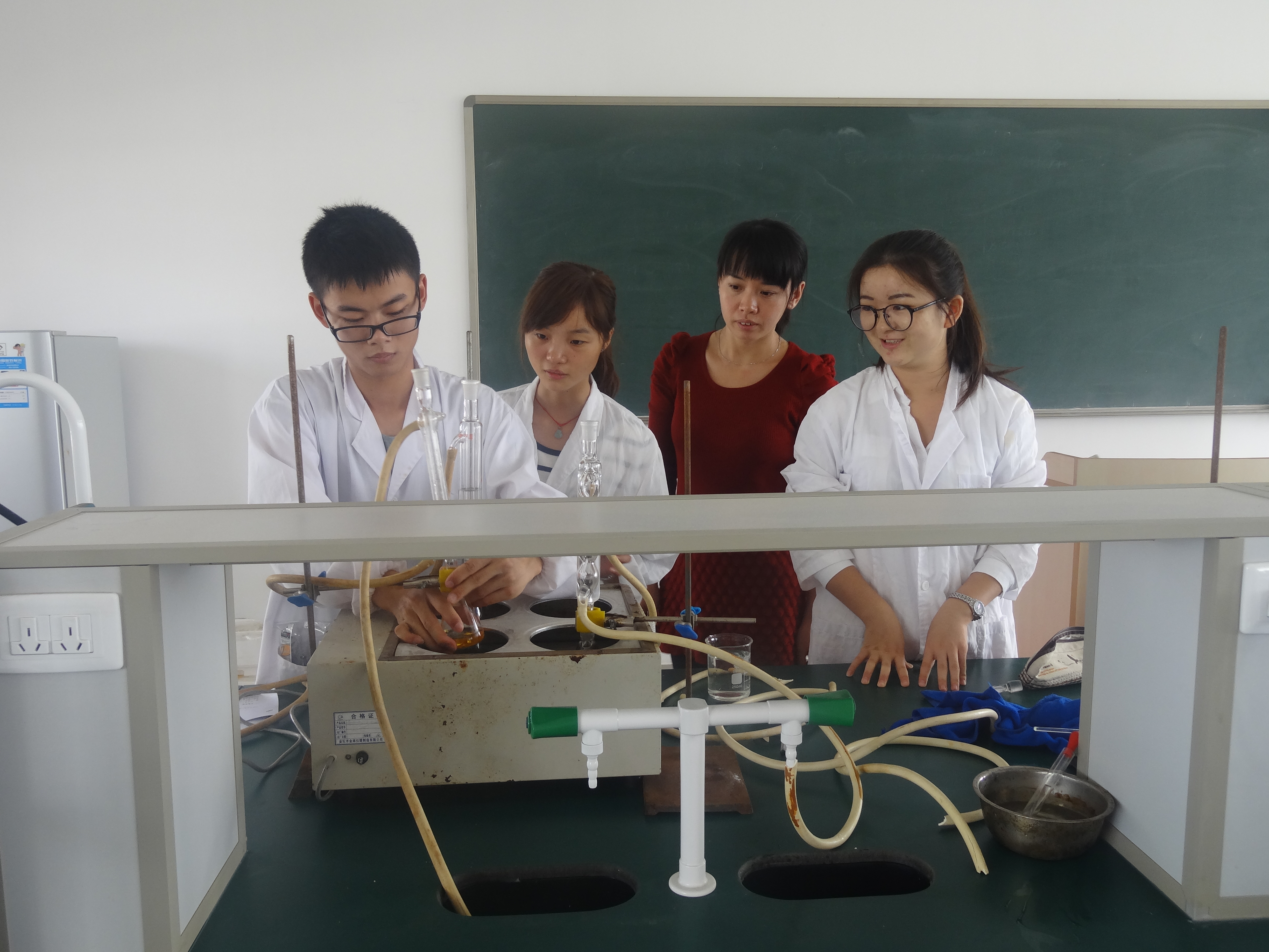 我院举办“第四届本科生化学实验技能”竞赛