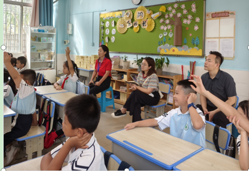 星空游戏官方韩小雨一行到附属小学 检查台风“摩羯”后复学工作