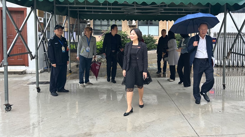 校领导到星空游戏官方附属小学调研新学期开学工作