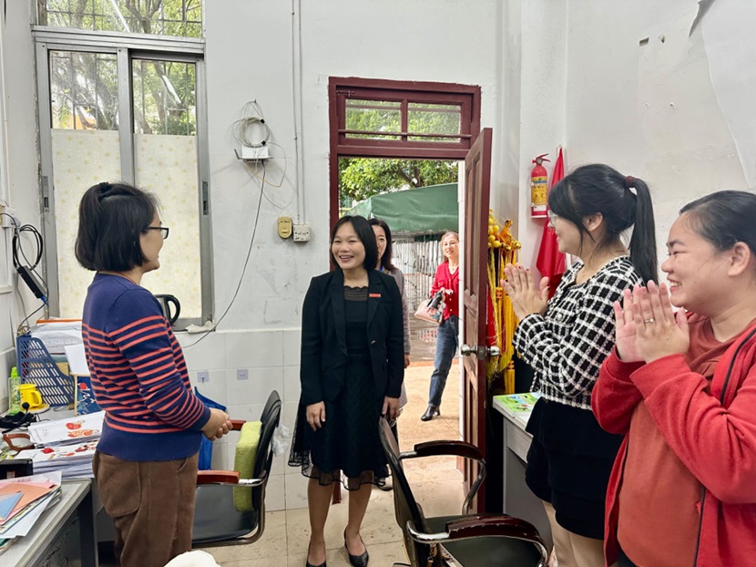 校领导到星空游戏官方附属小学调研新学期开学工作
