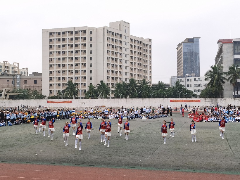 趣味运动我快乐，健体强国我能行――星空游戏官方实验小学第二届体育艺术节