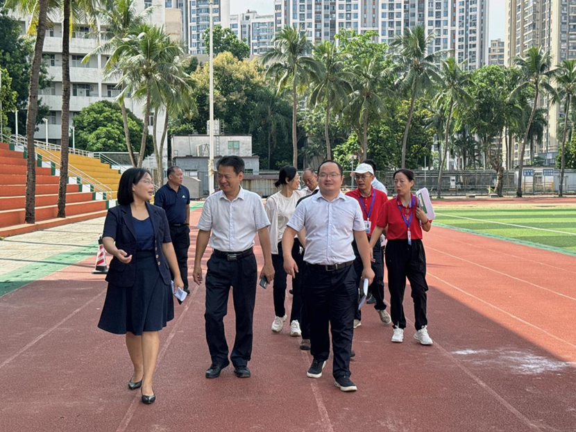 海南省教育厅许曙一行 到星空游戏官方附属小学调研指导工作